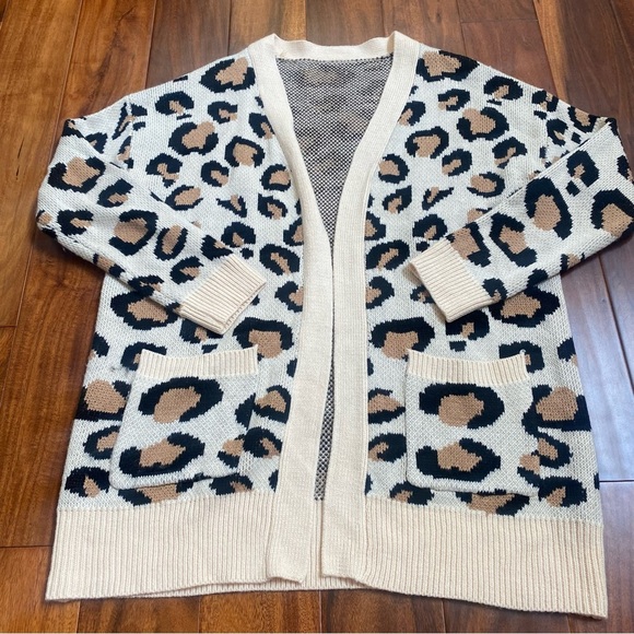 Women’s Leopard Print Winter Fall Cardigan - Picture 1 of 6